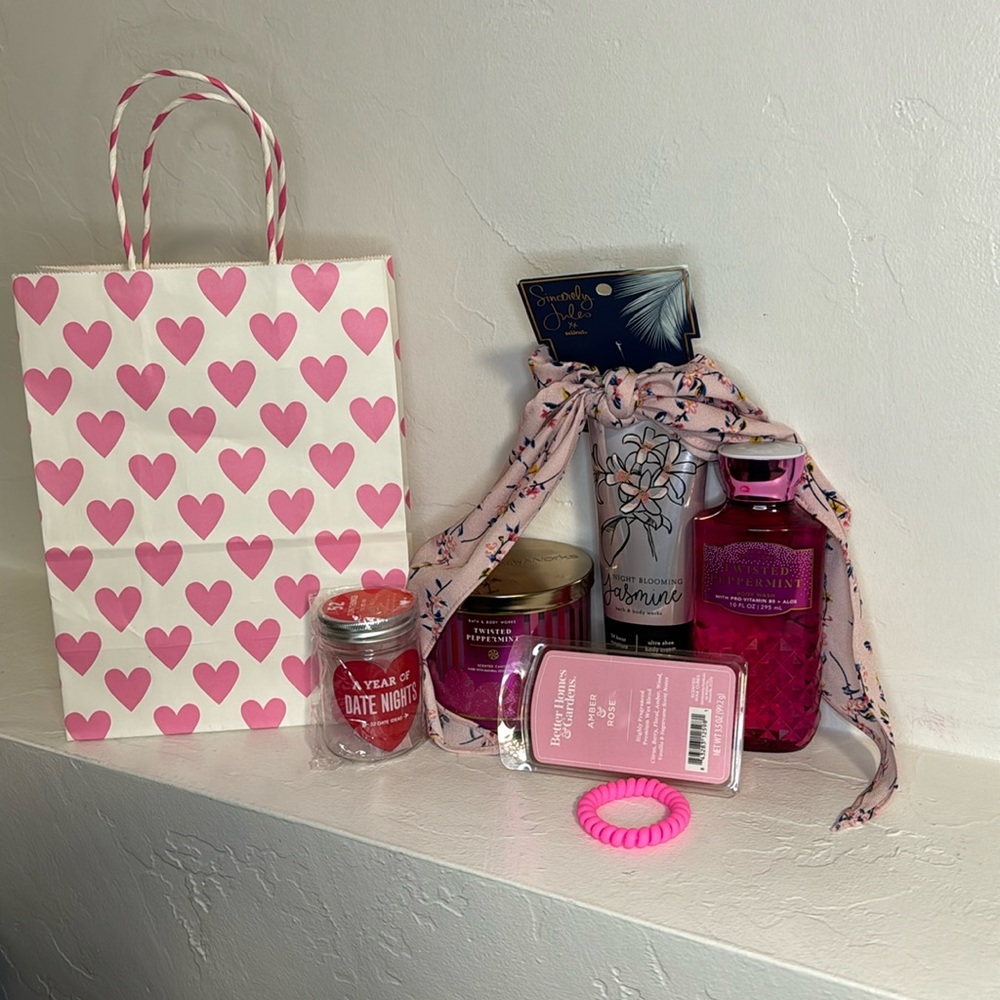 Couples gift with candle, lotions, date night ideas& more